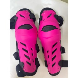 RODILLERAS ASTRO HELMETS COLOR ROSA CERTIFICADAS